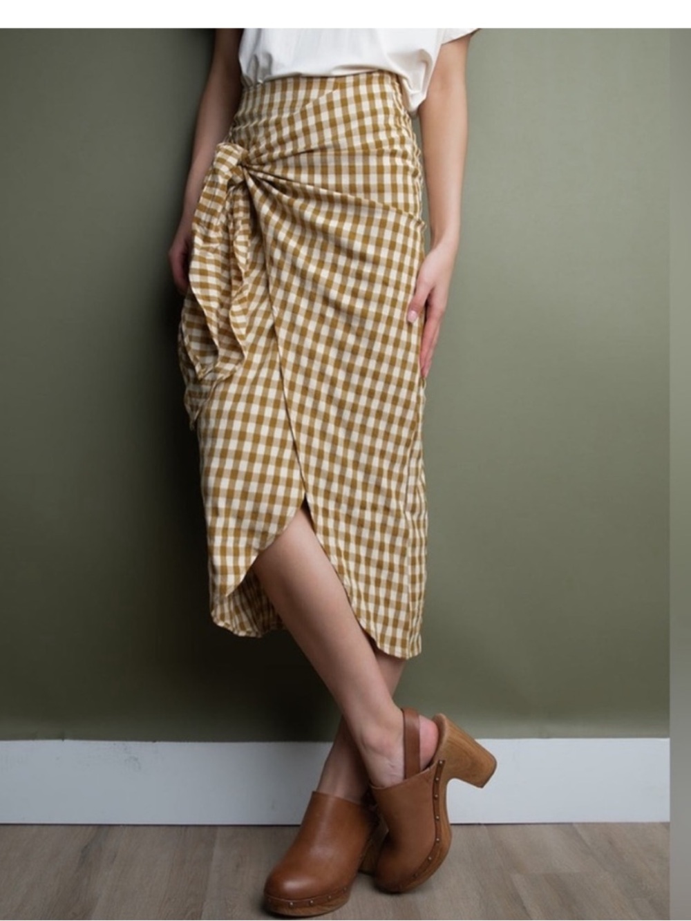NWT Miou Muse Mustard and Cream GINGHAM
Skirt Tie Front Midi - Picture 3 of 7